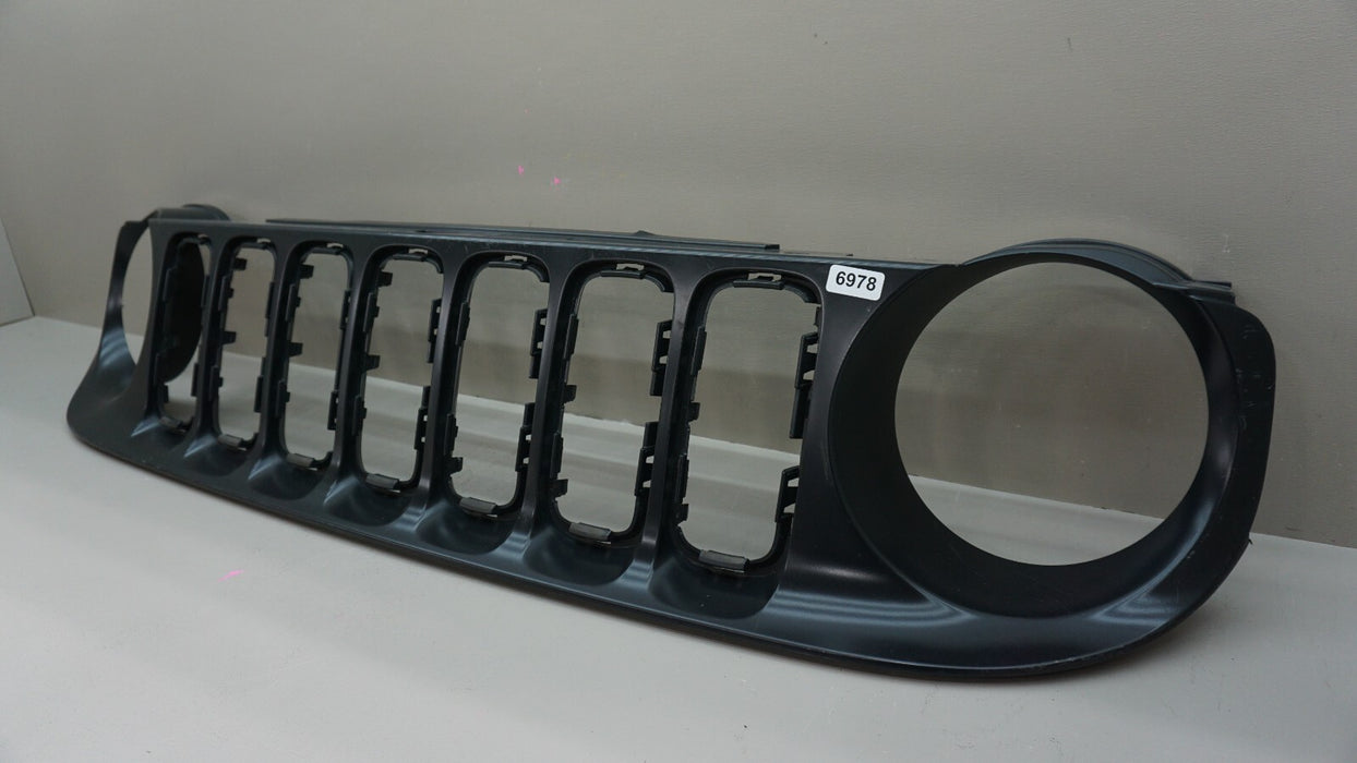 2015-2018 JEEP RENEGADE FRONT UPPER MAIN GRILLE 735587825 OEM 15 16 17 18