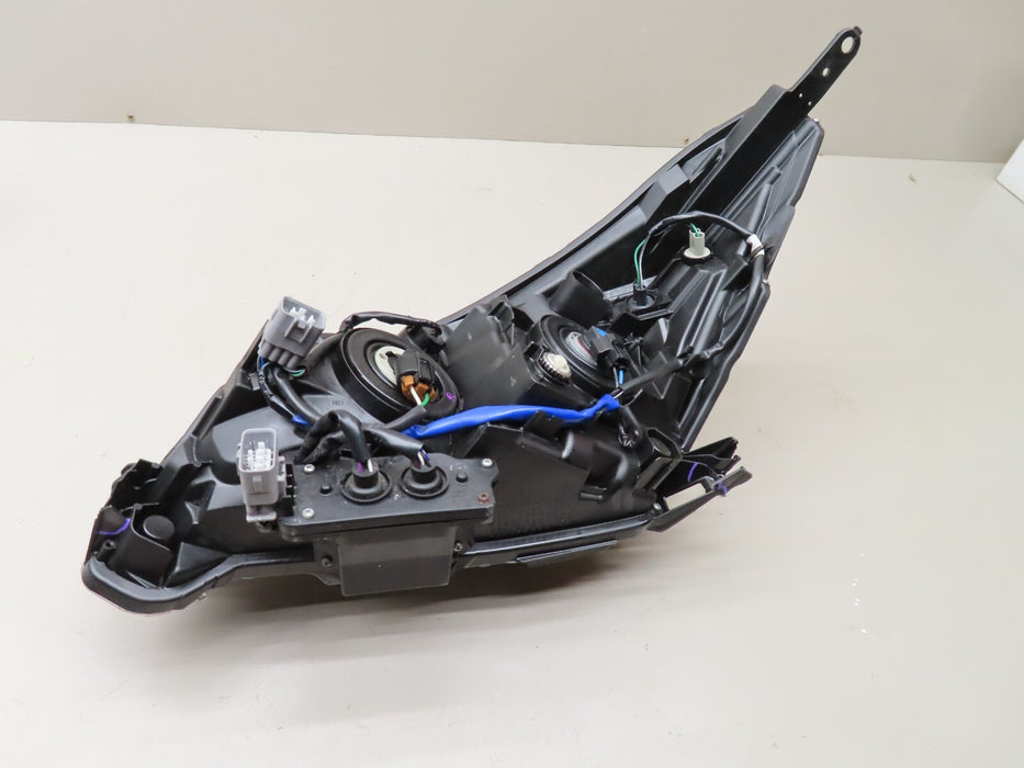 2017-2019 SUBARU FORESTER RIGHT PASSENGER SIDE HEADLIGHT HALOGEN LAMP LIGHT OEM