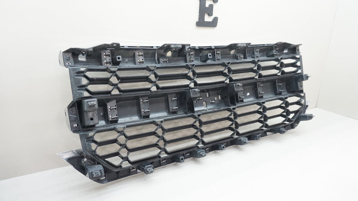 2016-2018 CHEVROLET SILVERADO 1500 LTZ FRONT RADIATOR GRILLE OEM 23383604