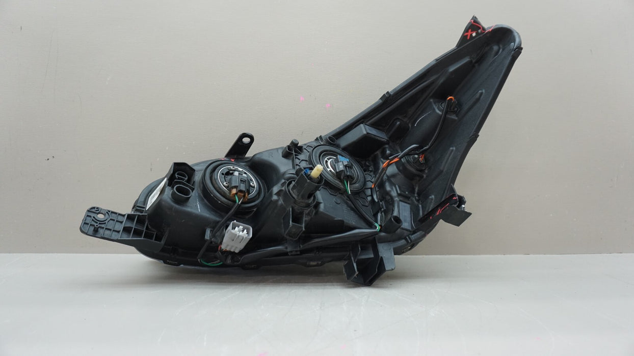2017-2021 SUBARU IMPREZA FRONT RIGHT PASSENGER SIDE HEADLIGHT HALOGEN OEM