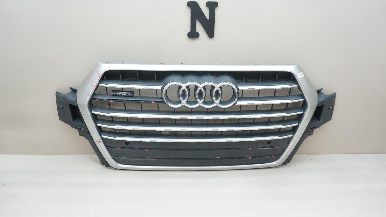 2017-2019 AUDI Q7 S-LINE FRONT BUMPER RADIATOR GRILLE OEM 4M0853651
