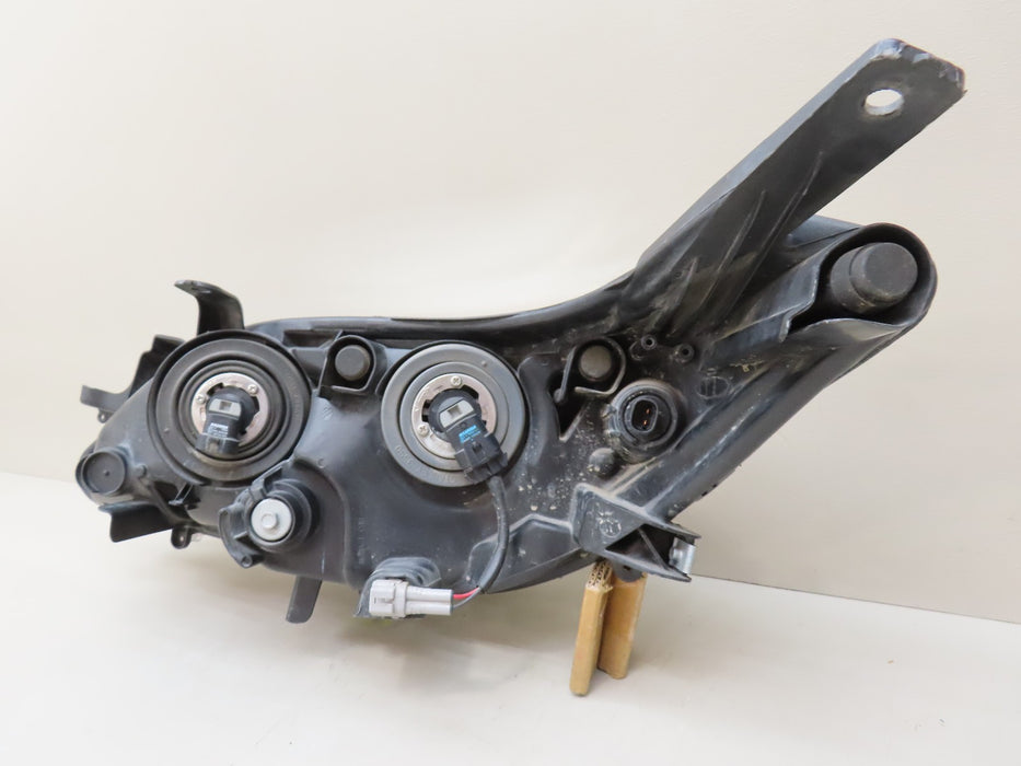 2013-2015 TOYOTA AVALON FRONT RIGHT PASSENGER SIDE HEADLIGHT OEM 9305