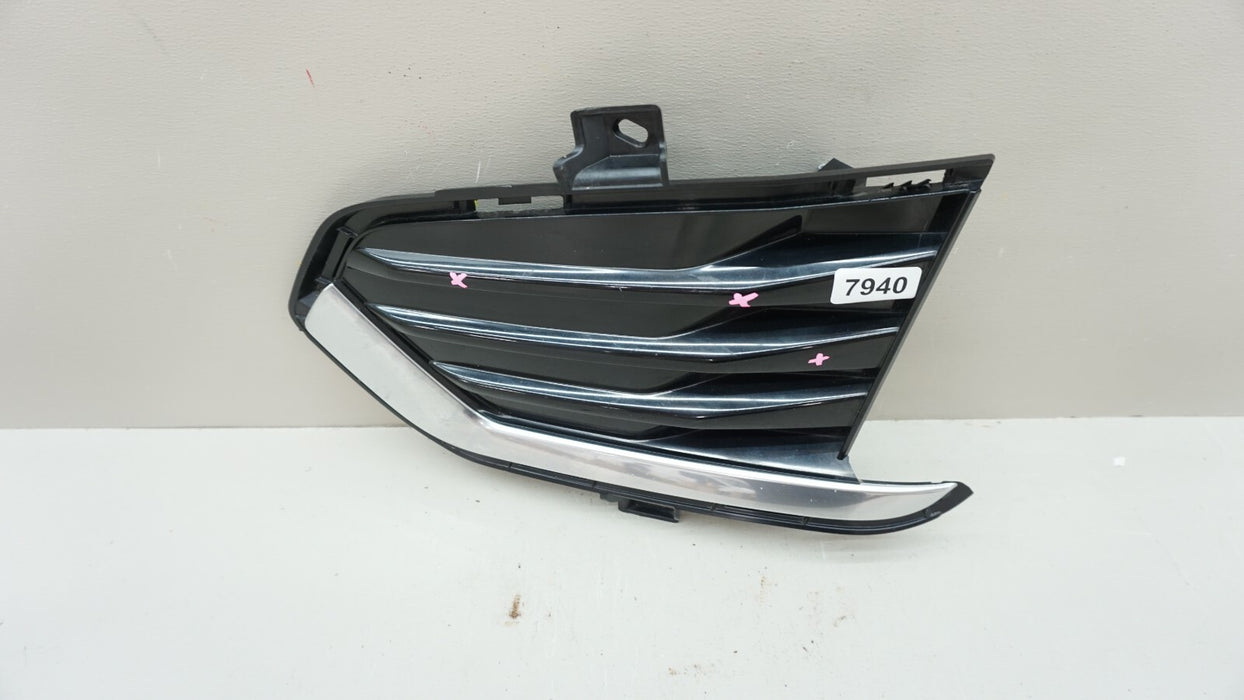 2017-2021 CADILLAC XT5 FRONT LEFT DRIVERS SIDE FOG LIGHT TRIM MOLDING OEM