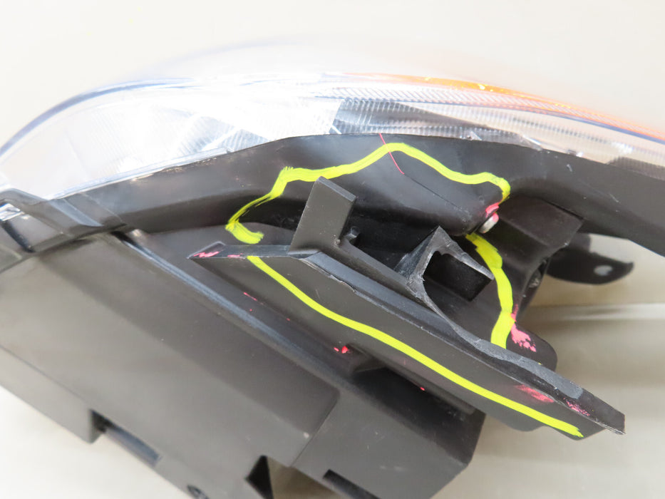 2012-2015 TOYOTA PRIUS FRONT LEFT DRIVER SIDE HEADLIGHT HALOGEN OEM