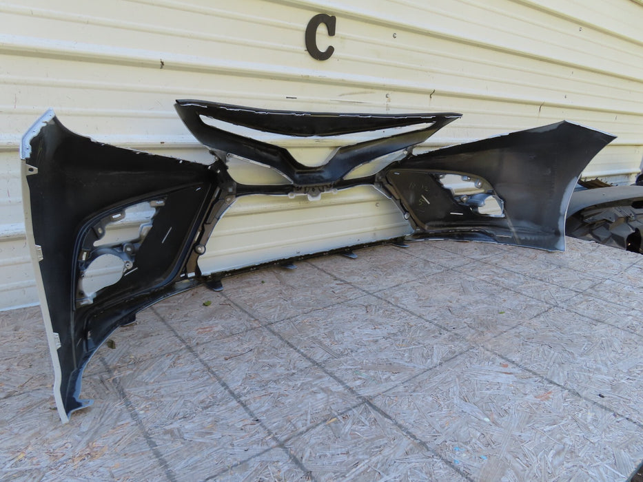 2018-2019 TOYOTA CAMRY SE XSE SEDAN FRONT BUMPER COVER PANEL OEM 52119-06E20