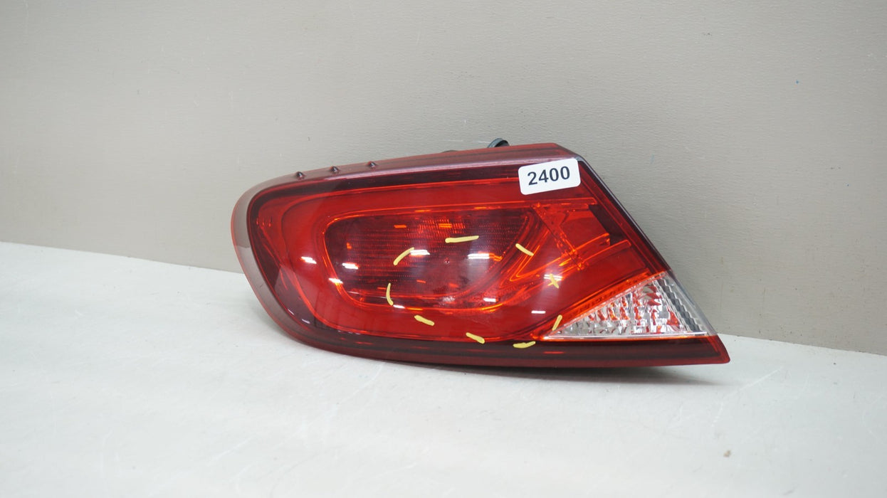 2015-2017 CHRYSLER 200 REAR LEFT DRIVERS SIDE TAIL LIGHT OEM