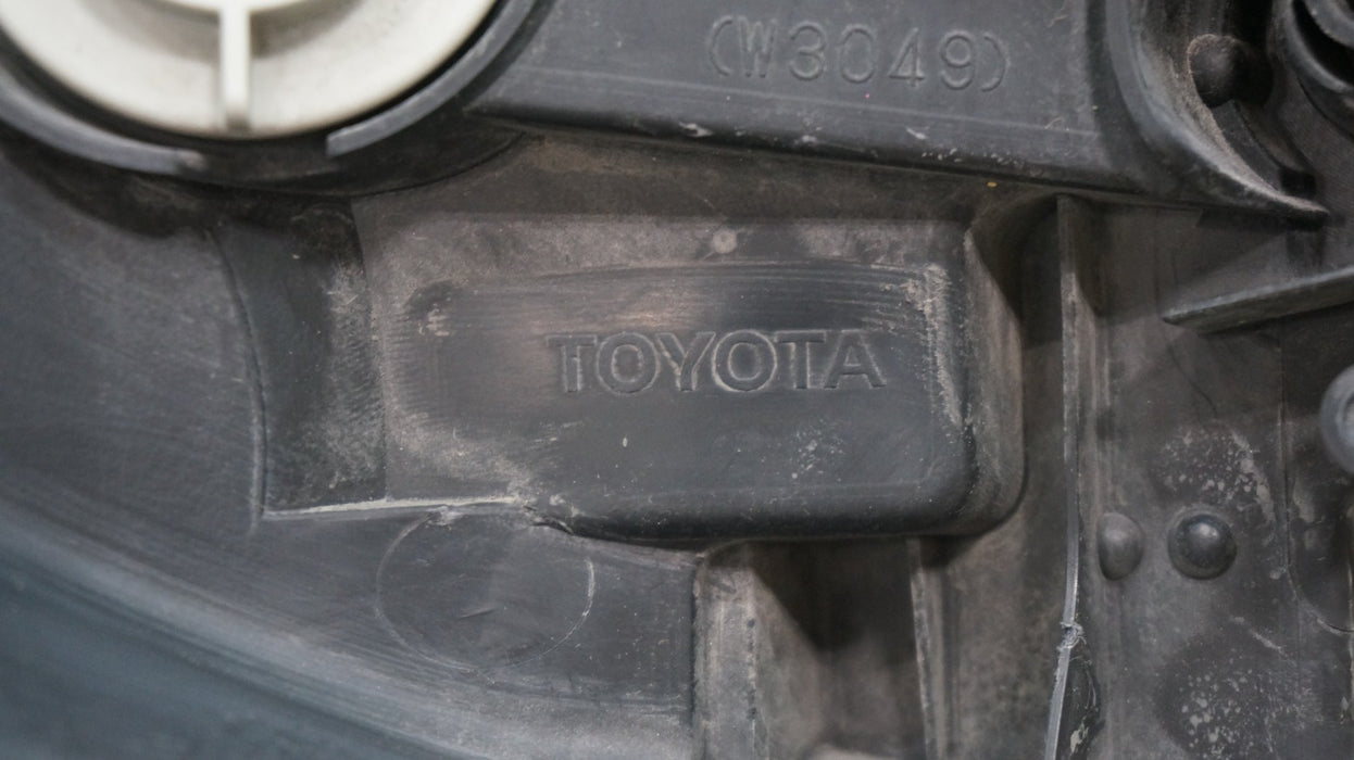 2016-2018 TOYOTA RAV4 FRONT LEFT DRIVER SIDE HALOGEN HEADLIGHT OEM