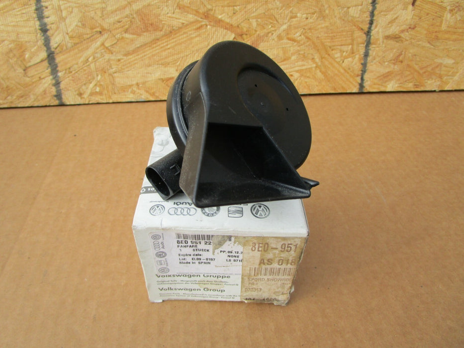 AUDI VOLKSWAGEN VW HORN 8E0951223C OEM