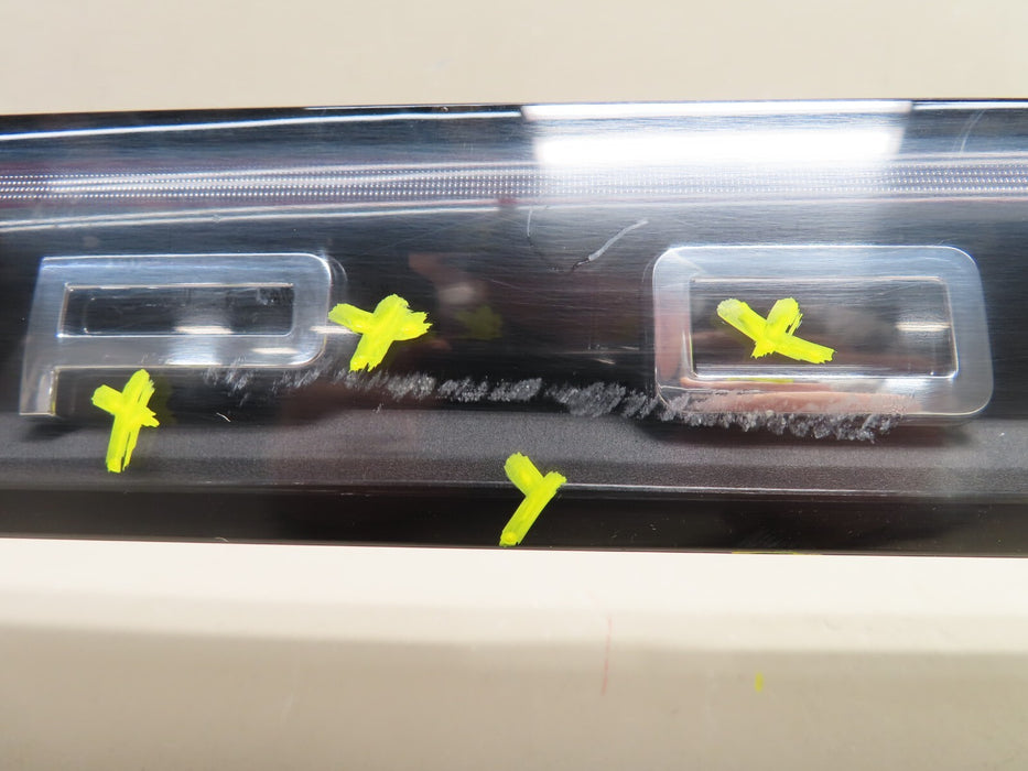 2019 2020 2021 PORSCHE CAYENNE REAR LIGHT CENTER LED TAILLIGHT 9Y0945081 OEM