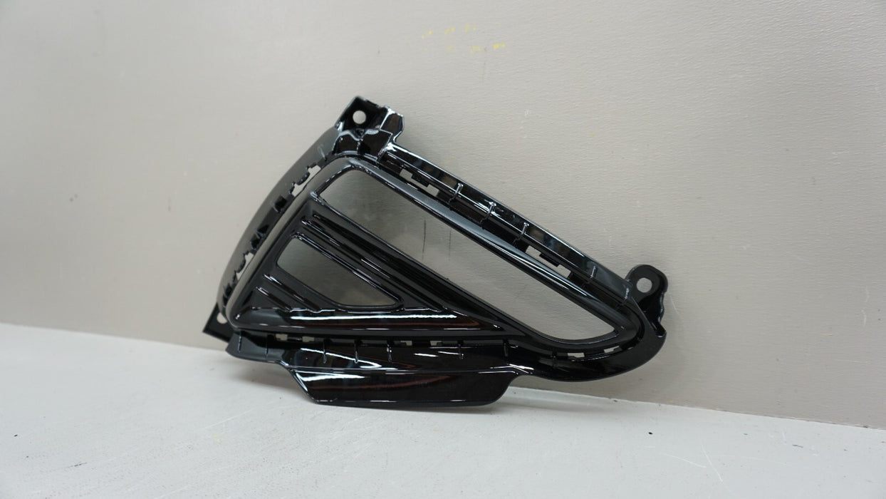 2019-2020 KIA FORTE FRONT RIGHT FOG LIGHT TRIM MOLDING OEM 19 20 K6661-M7010