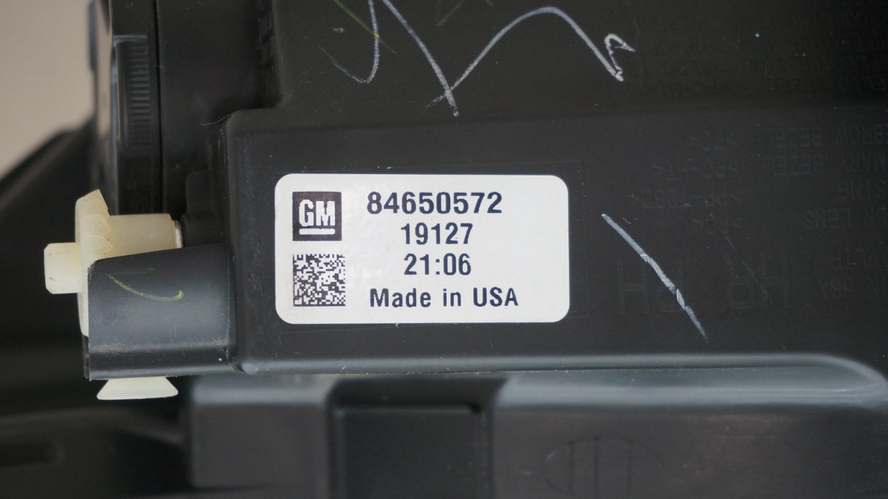 2019-2025 CHEVROLET MALIBU FRONT RIGHT SIDE HALOGEN HEADLIGHT OEM 84650572