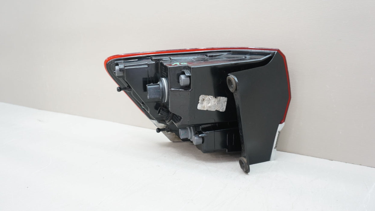 2014-2021 JEEP GRAND CHEROKEE REAR RIGHT PASSENGER SIDE OUTER TAIL LIGHT OEM