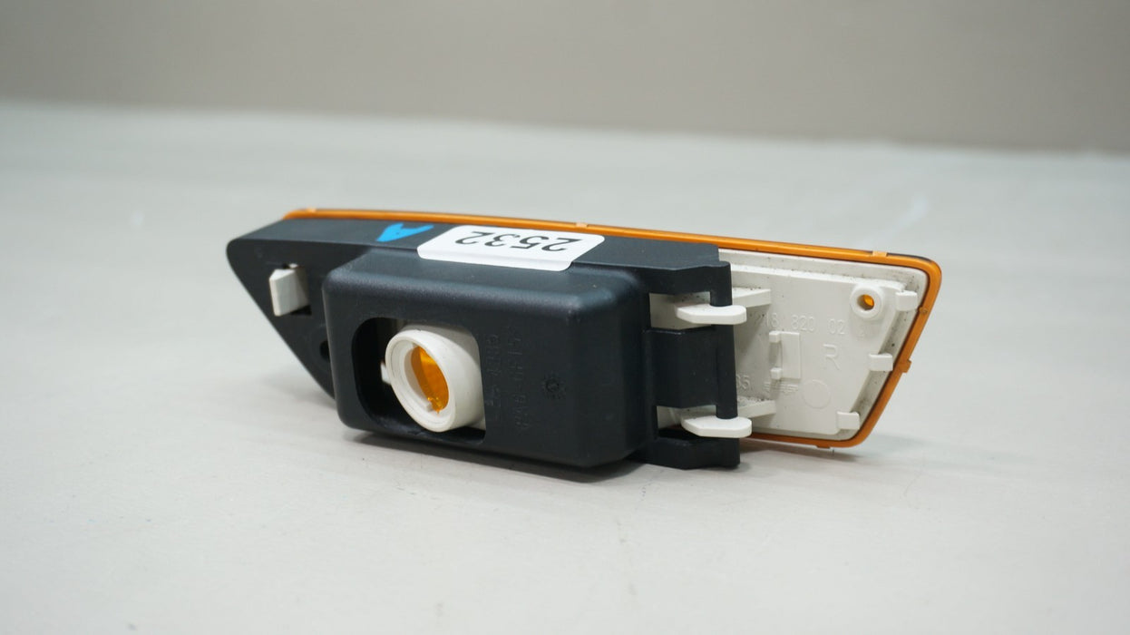 2012-2018 MERCEDES BENZ CLS C218 FRONT RIGHT PASSENGER TURN SIGNAL LIGHT OEM