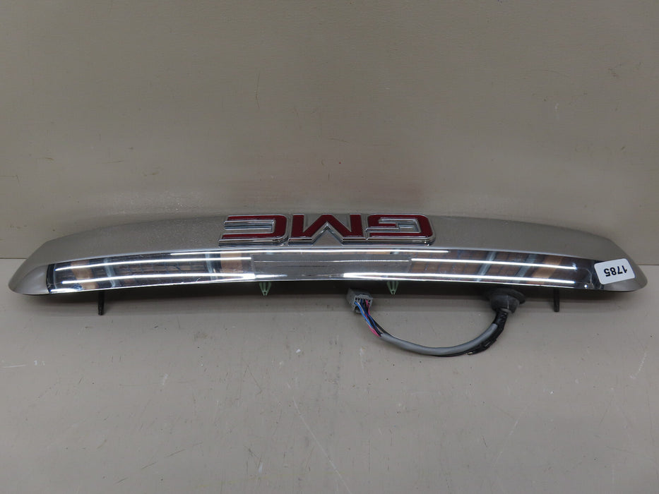 2007-2012 GMC ACADIA REAR TRUNK LIFTGATE MOLDING OEM
