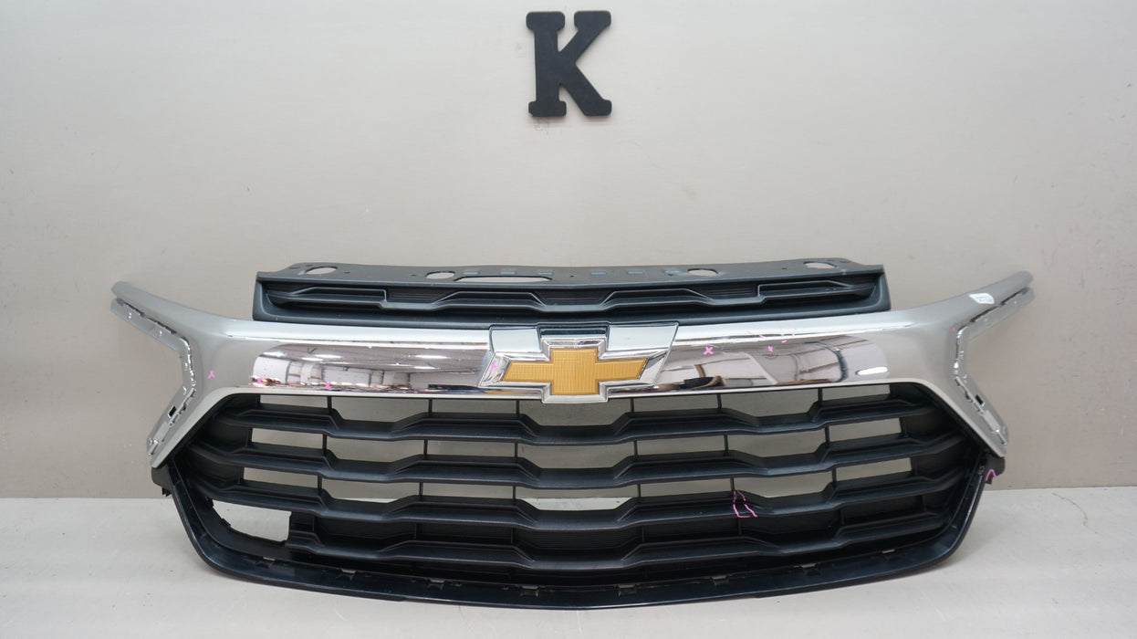 2024-2026 CHEVROLET TRAILBLAZER FRONT RADIATOR GRILLE GRILL 42883406 OEM
