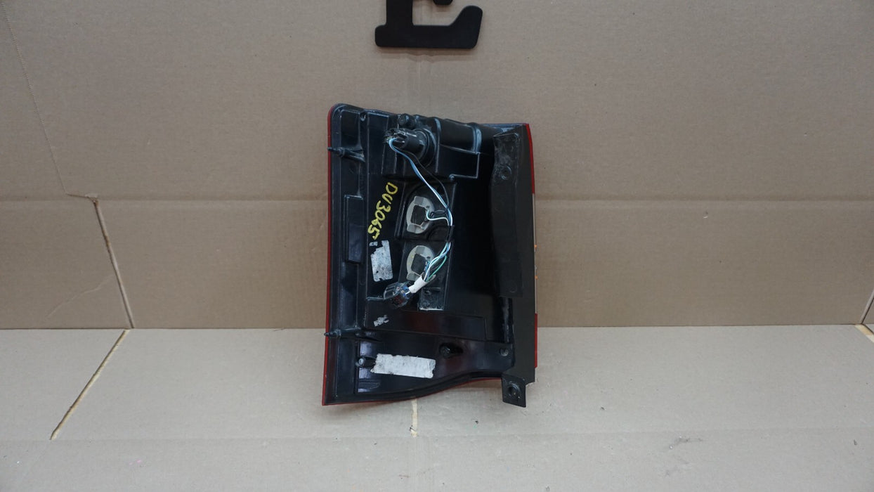 2011-2016 CHRYSLER TOWN & COUNTRY REAR RIGHT PASSENGER SIDE TAIL LIGHT OEM