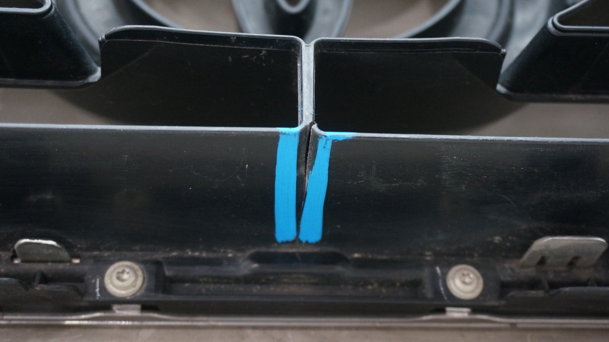 2012-2015 TOYOTA TACOMA FRONT BUMPER RADIATOR GRILLE OEM 53100-04470