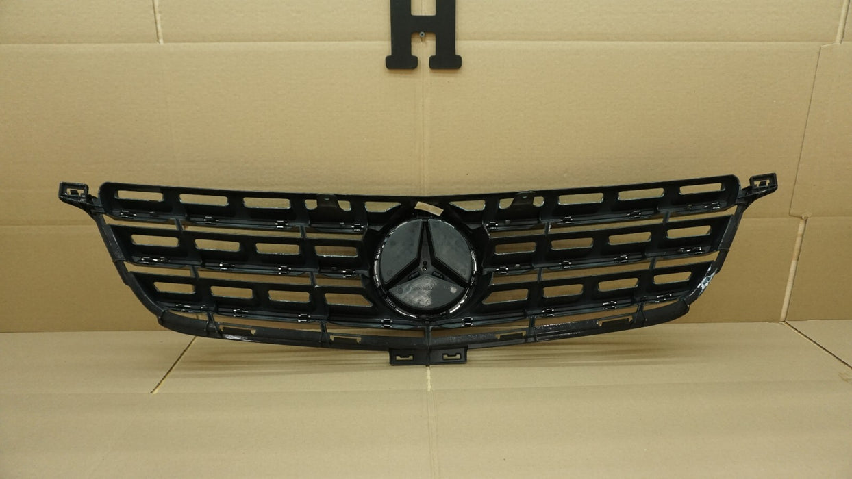 2012-2015 MERCEDES-BENZ ML350 FRONT BUMPER CENTER GRILL GRILLE OEM A0008880060