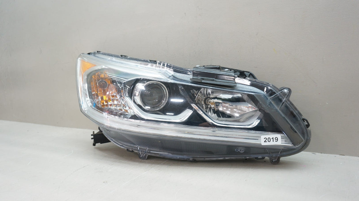 2016-2017 HONDA ACCORD FRONT RIGHT PASSENGER SIDE HALOGEN HEADLIGHT OEM