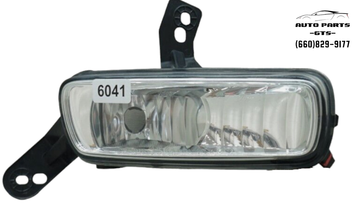 2015-2018 FORD FOCUS FRONT LEFT LH DRIVERS SIDE FOG LIGHT OEM HALOGEN