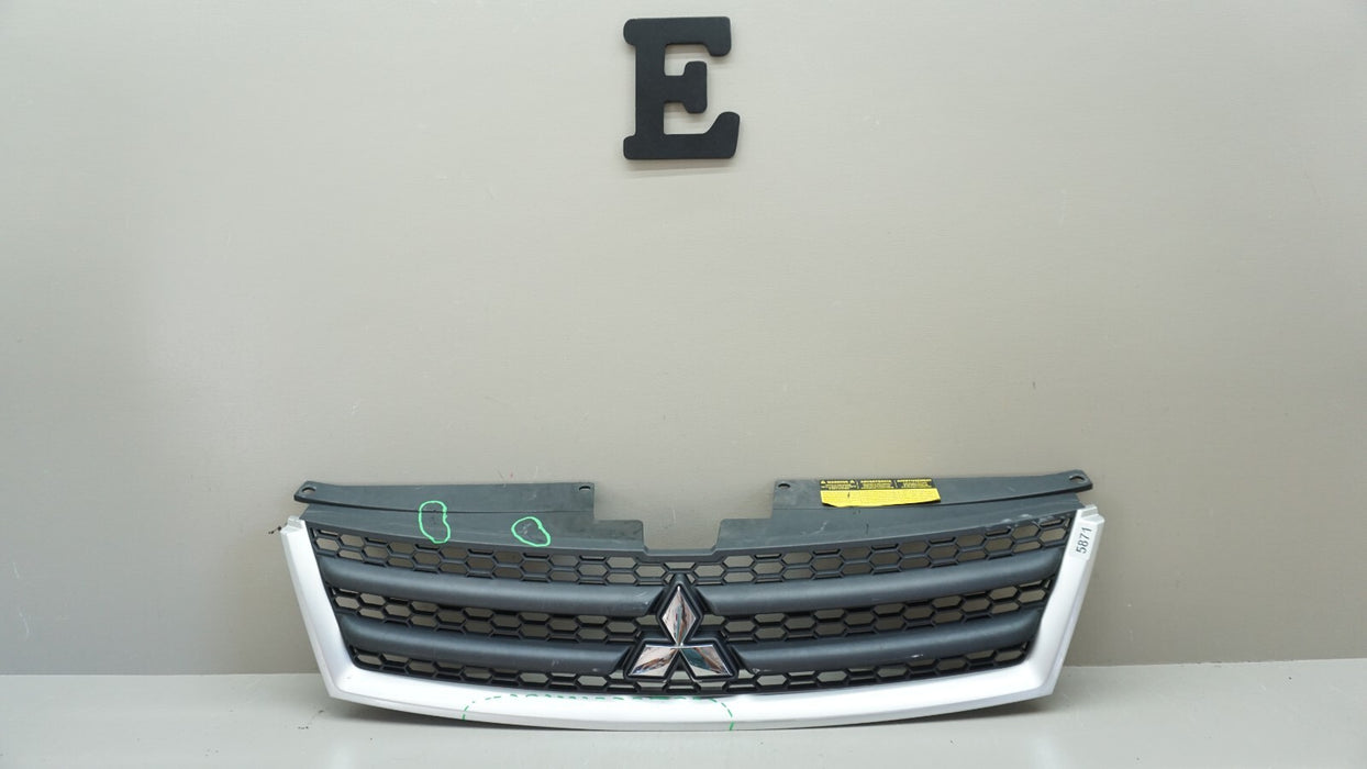 2007-2009 MITSUBISHI OUTLANDER FRONT BUMPER RADIATOR GRILLE GRILL OEM 7450A035