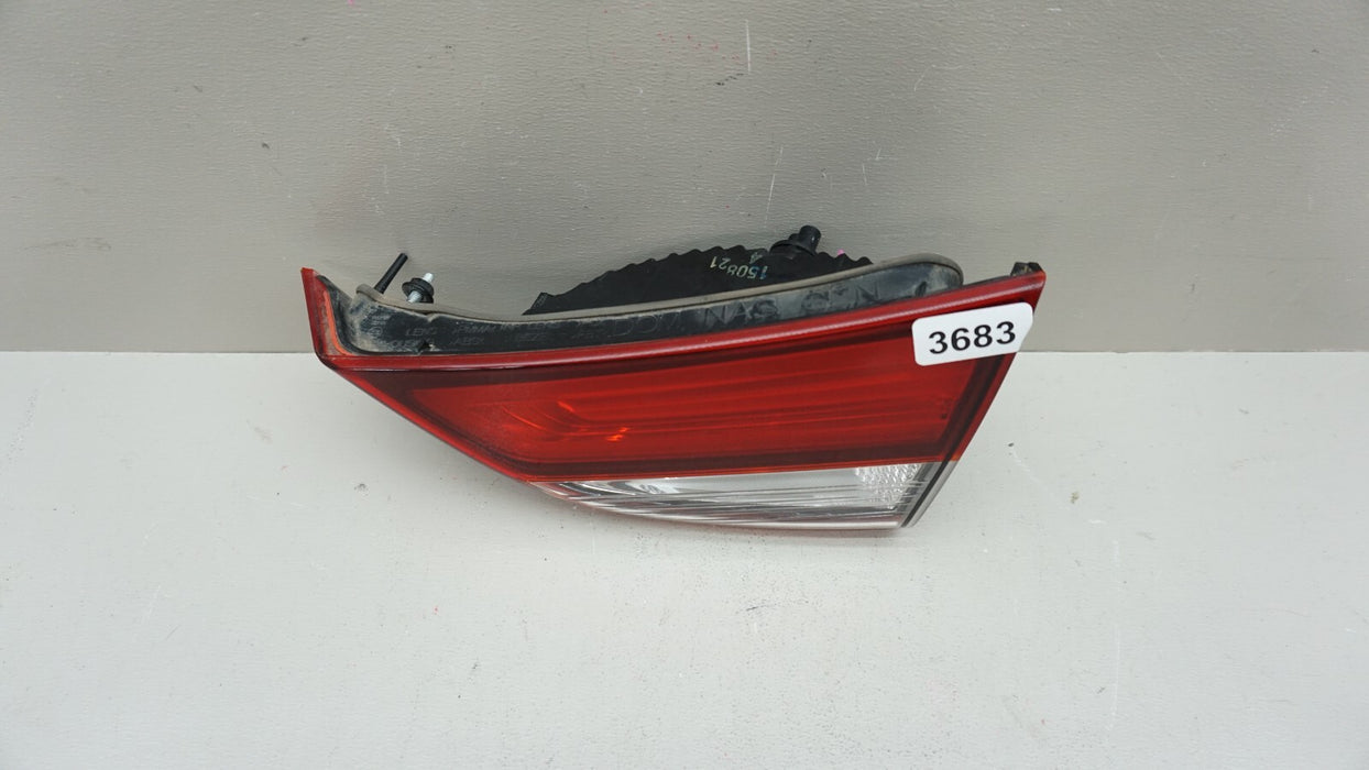 2014-2016 HYUNDAI ELANTRA REAR RIGHT SIDE INNER TAIL LIGHT LAMP OEM 92404-3X2