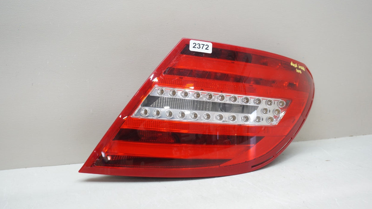 2012-2014 MERCEDES-BENZ C-CLASS W204 REAR RIGHT PASSENGER SIDE TAIL LIGHT OEM