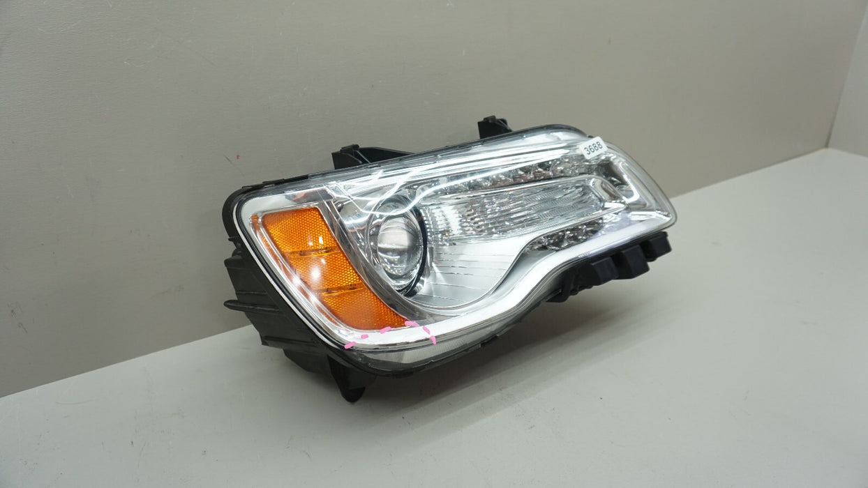 2012-2014 CHRYSLER 300 FRONT RIGHT SIDE HEADLIGHT LAMP HALOGEN OEM BAM92153000