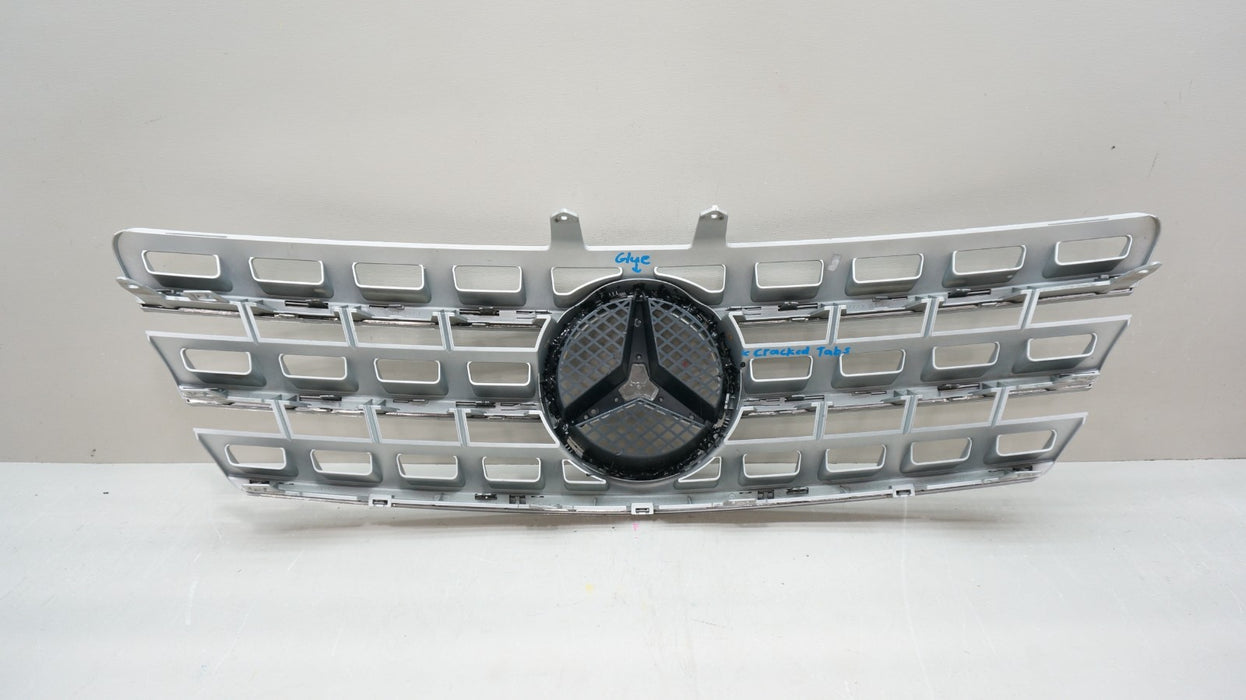 2009-2011 MERCEDES-BENZ ML350 ML550 ML550 FRONT BUMPER GRILLE OEM A1648880923