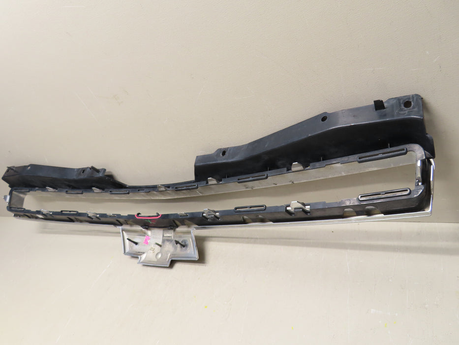 2007-2014 CHEVROLET TAHOE SUBURBAN FRONT UPPER GRILLE 15835087