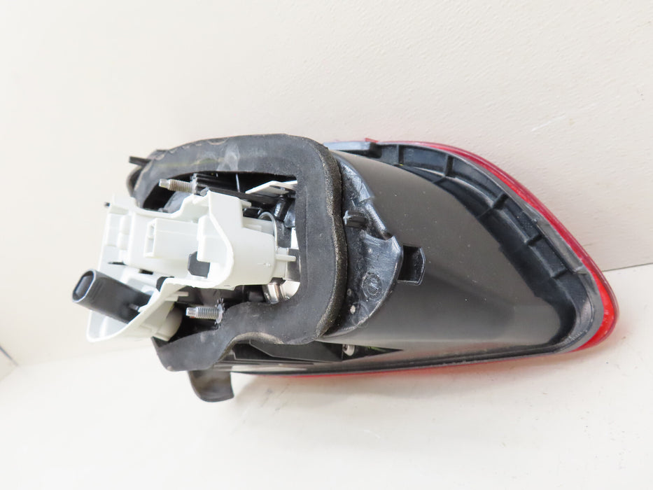2015-2017 VOLKSWAGEN GOLF GTI REAR RIGHT PASSENGER SIDE INNER TAIL LIGHT OEM