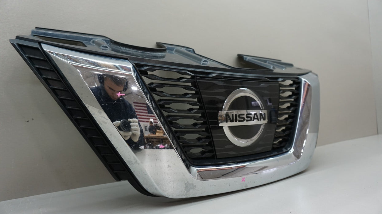 2016-2018 NISSAN ROGUE FRONT UPPER MAIN GRILLE W/ BADGE & CAMERA 623106FL0C OEM