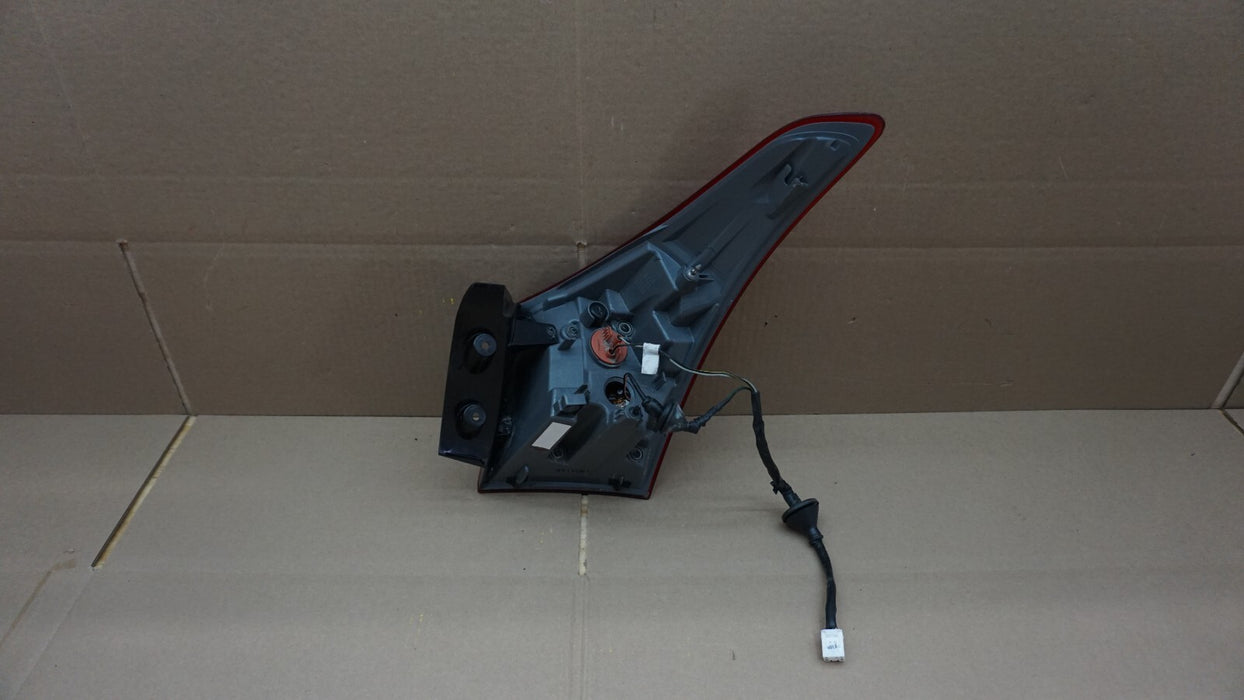 2016-2017 HYUNDAI ELANTRA GT HATCHBACK REAR LEFT DRIVERS LED TAIL LIGHT OEM