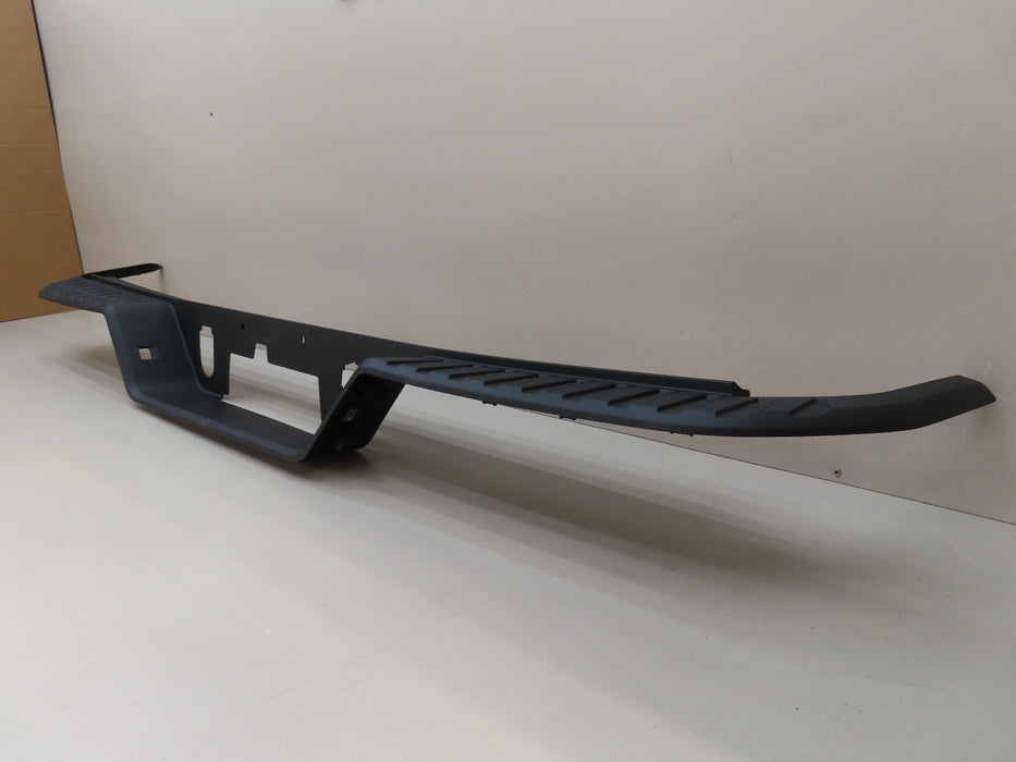 2019-2023 GMC-CHEVROLET 1500 2500 3500 REAR FASCIA STEP PAD BUMPER COVER OEM