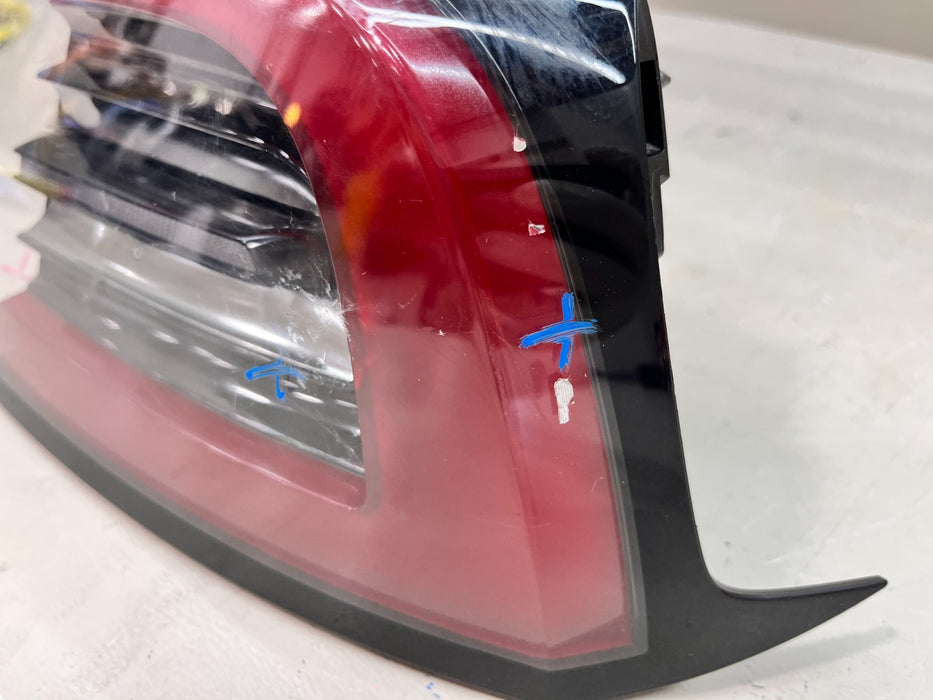 2020-2024 TESLA MODEL Y RH RIGHT OUTER TAIL LIGHT OEM 1502087-00-D