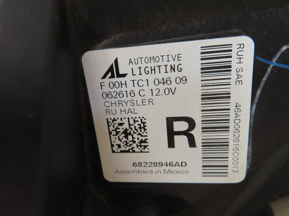 2017-2019 CHRYSLER PACIFICA FRONT RIGHT HEADLIGHT LAMP HALOGEN OEM 68228946AD