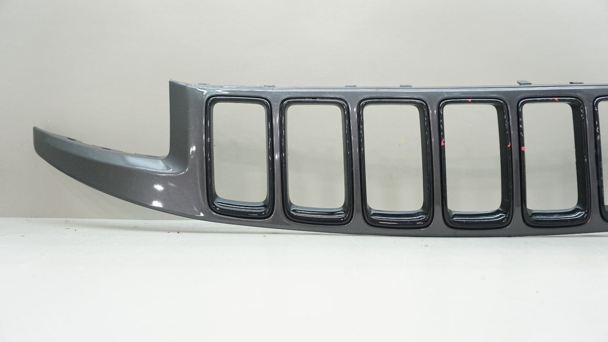 2014-2016 JEEP GRAND CHEROKEE FRONT UPPER CENTER RADIATOR GRILLE OEM 1WL32TRM