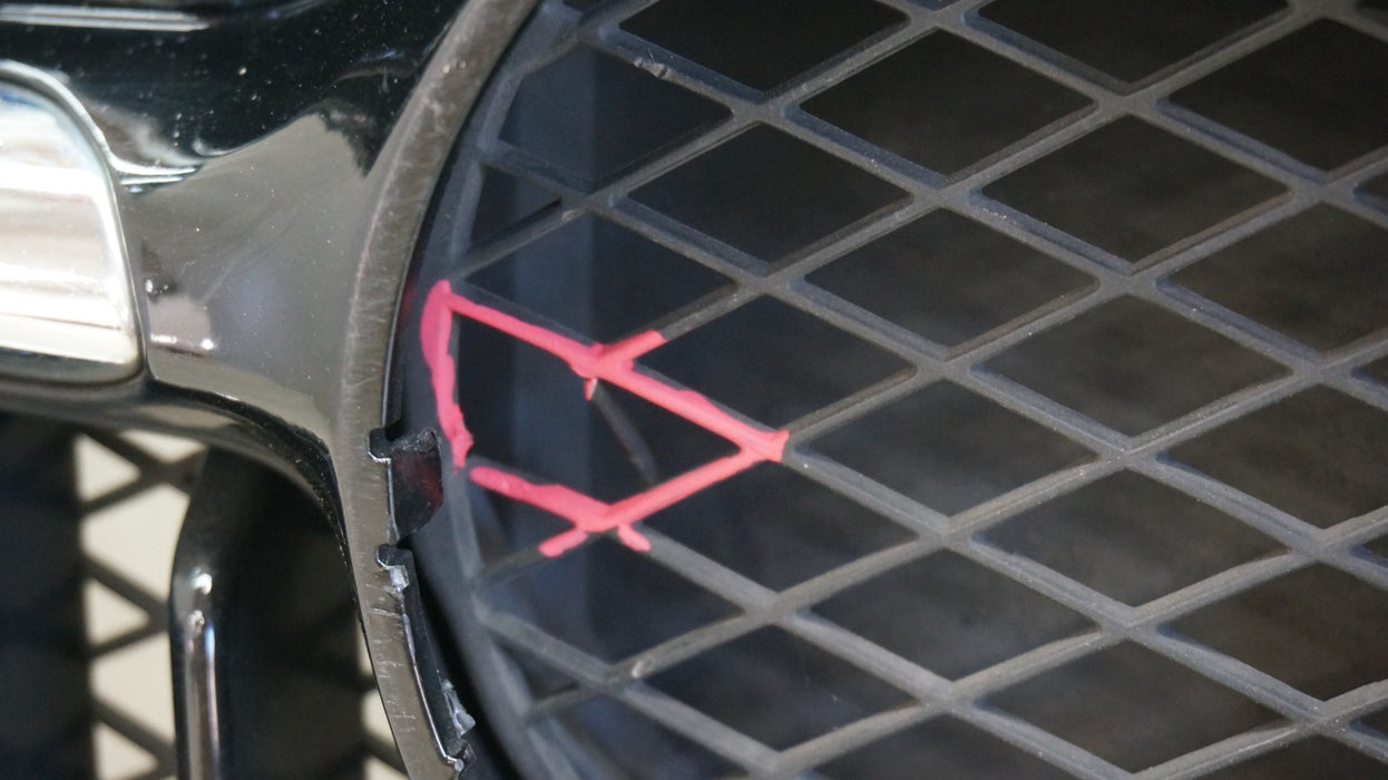 2017-2020 BUICK ENCORE FRONT RADIATOR GRILLE GRILL 42582101 OEM