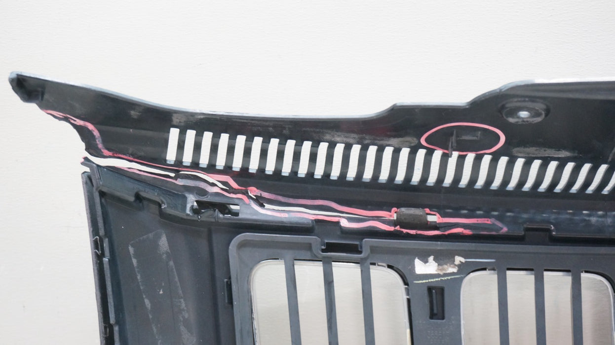 2014-2016 JEEP GRAND CHEROKEE FRONT UPPER CENTER RADIATOR GRILLE OEM 1WL32TRM