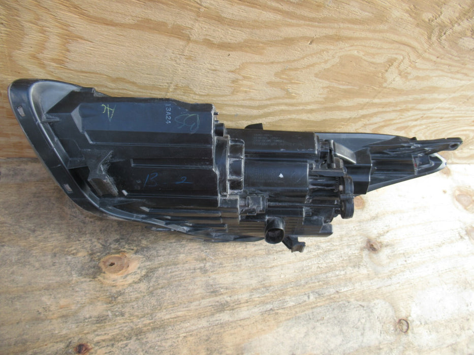2014-2016 HYUNDAI ELANTRA RIGHT PASSENGER SIDE HEADLIGHT HALOGEN HEADLAMP OEM