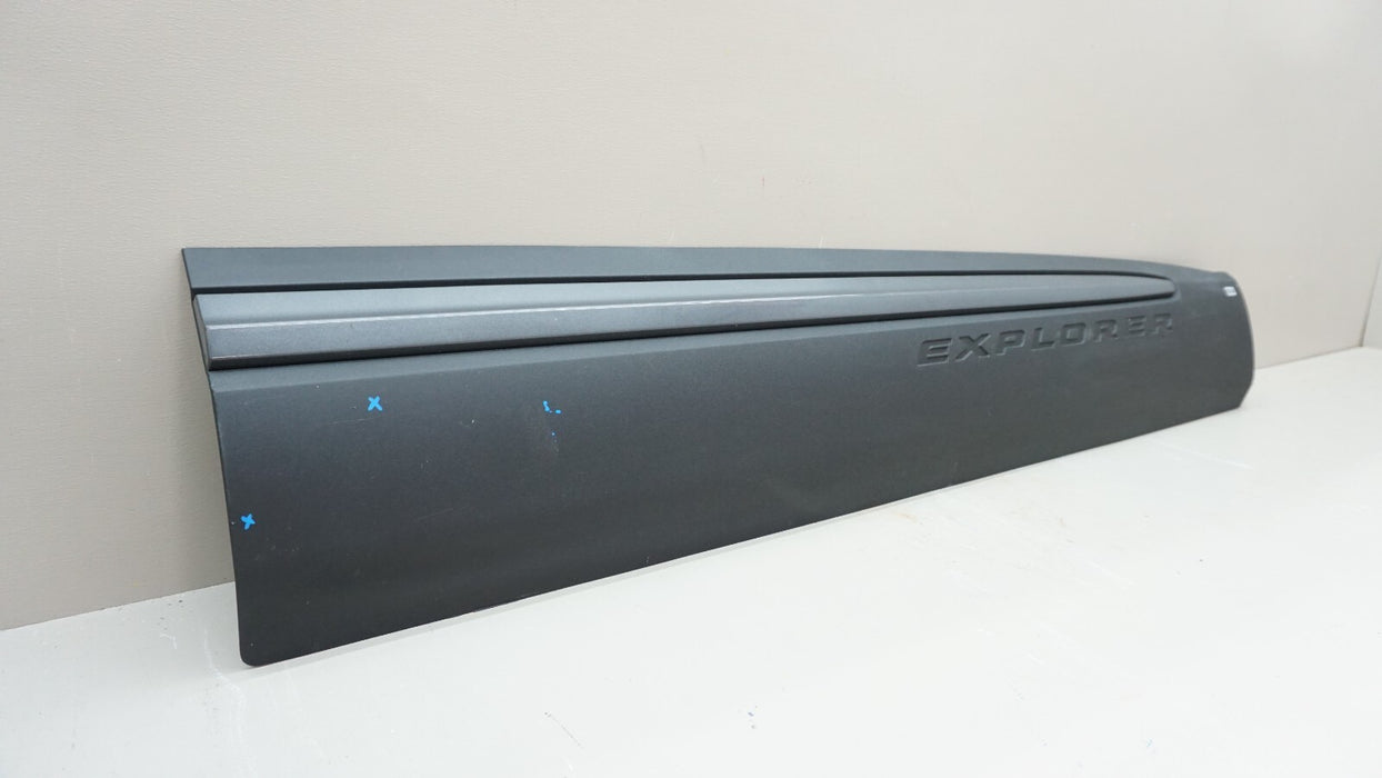 2020-2021 FORD EXPLORER FRONT RH RIGHT PASSENGER DOOR LOWER TRIM OEM LB5B-S20848