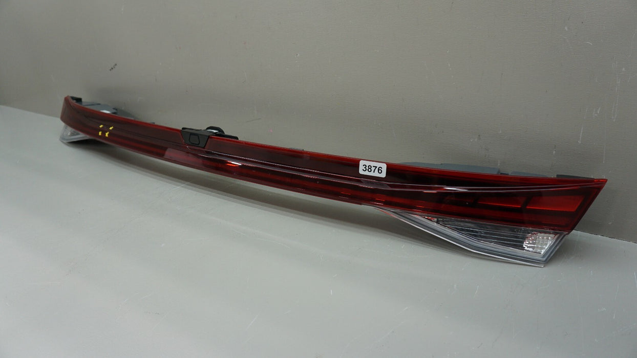2021-2023 HYUNDAI ELANTRA REAR CENTER TRUNK TAIL LIGHT OEM 92409-AB000