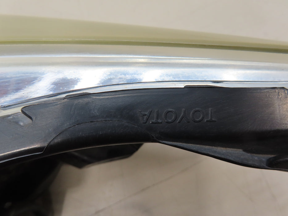 2013-2015 TOYOTA AVALON FRONT RIGHT PASSENGER SIDE HEADLIGHT OEM 9305