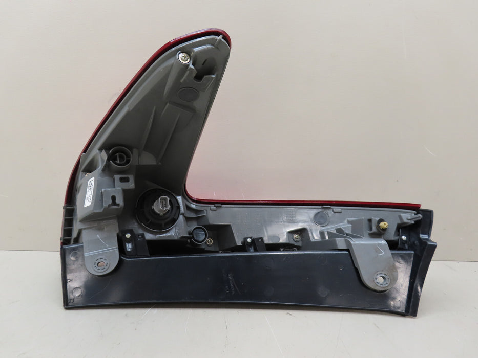 2017-2019 HONDA CRV CR-V REAR RIGHT PASSENGER SIDE TAIL LIGHT OUTER OEM