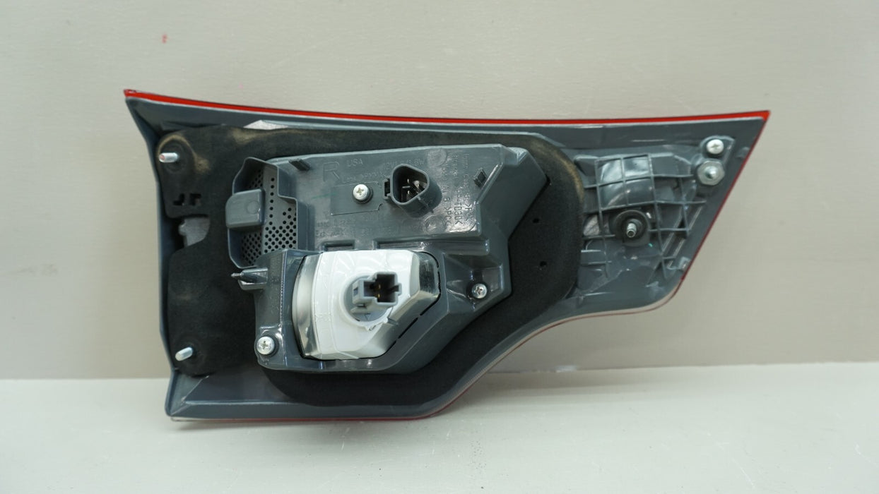 2017-2019 TOYOTA HIGHLANDER REAR RIGHT PASSENGER SIDE INNER TAIL LIGHT LAMP OEM