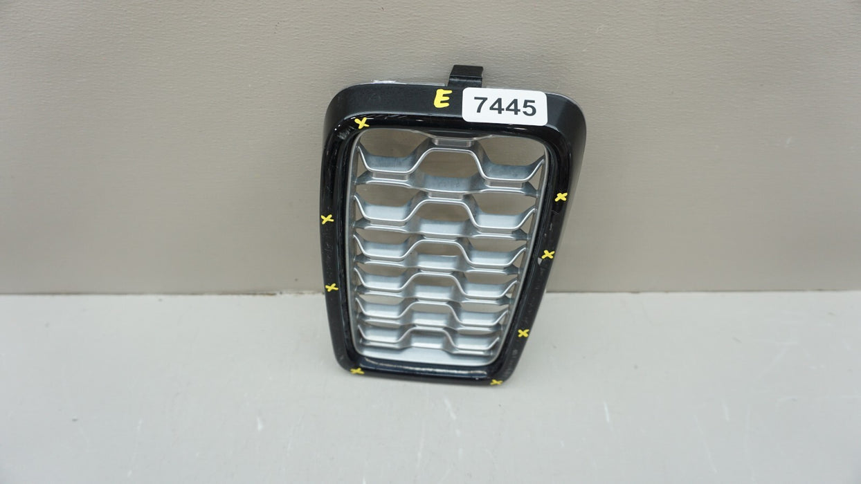 2017-2020 JEEP GRAND CHEROKEE FRONT GRILLE INSERT OEM 5ZV10TRMAA