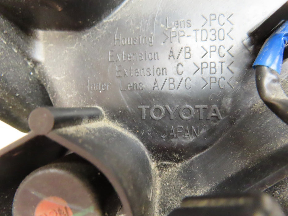 2019-2022 TOYOTA PRIUS LEFT DRIVER SIDE HEADLIGHT OEM