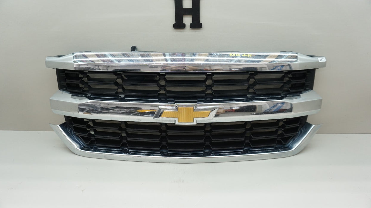 2016-2019 CHEVROLET SILVERADO 1500 FRONT CENTER RADIATOR GRILLE OEM 23380362