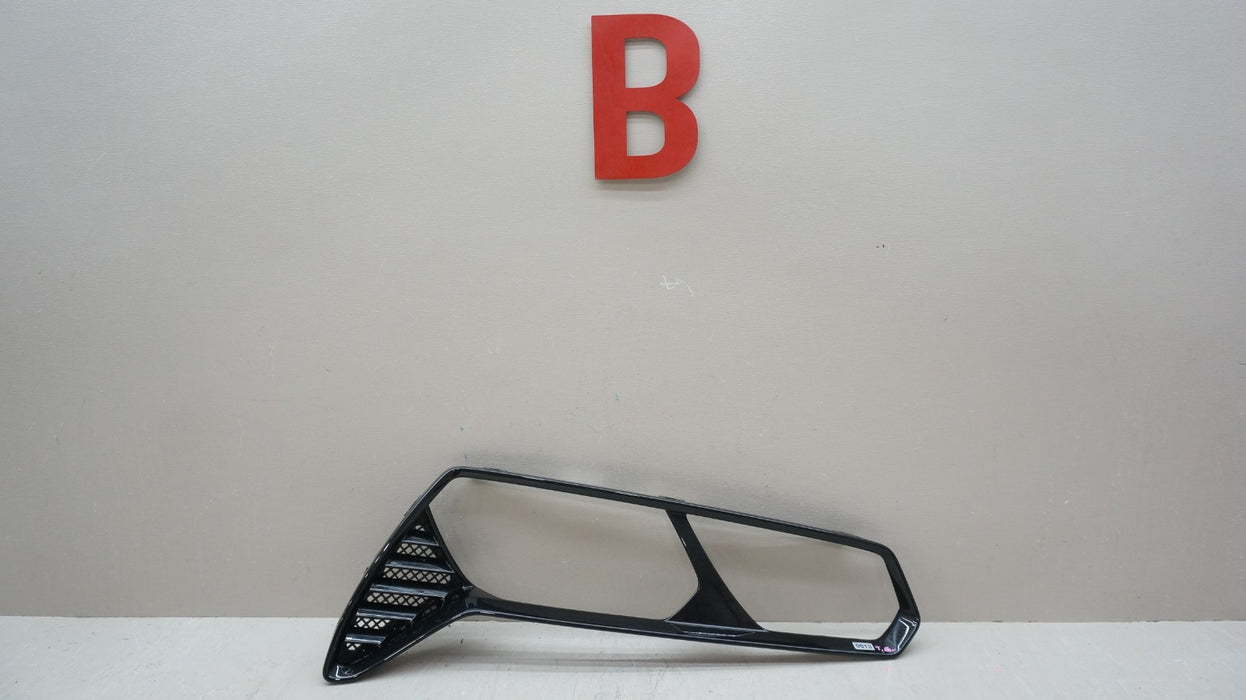 2014-2019 CHEVROLET CORVETTE C7 REAR DRIVER LEFT TAILLIGHT TRIM 23406884 OEM