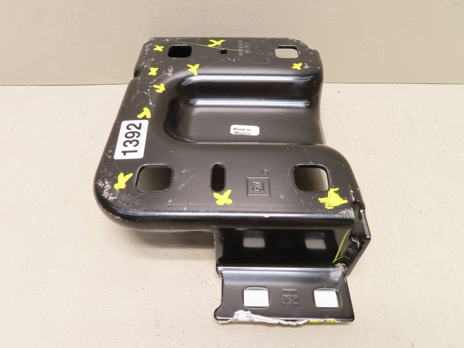 2020 2021 GMC SIERRA 2500 HD RIGHT PASSENGER FRONT SUPPORT BRACKET 84568470
